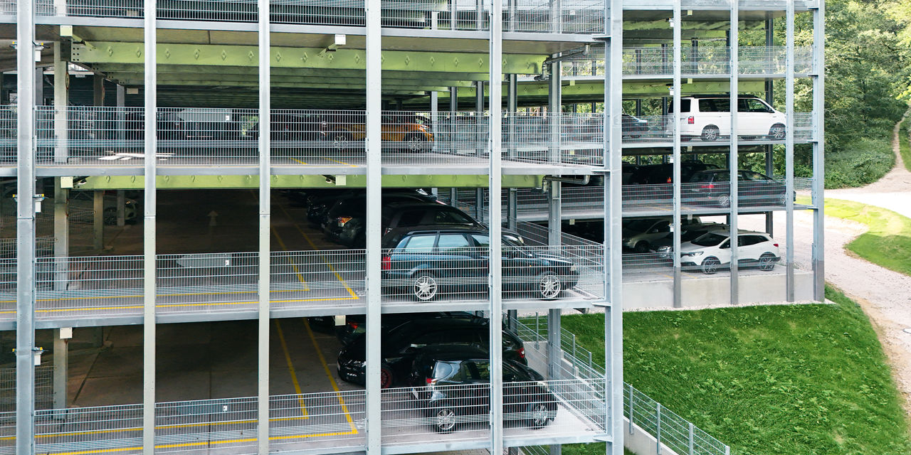 Erasbach, Parkhaus Huber SE
