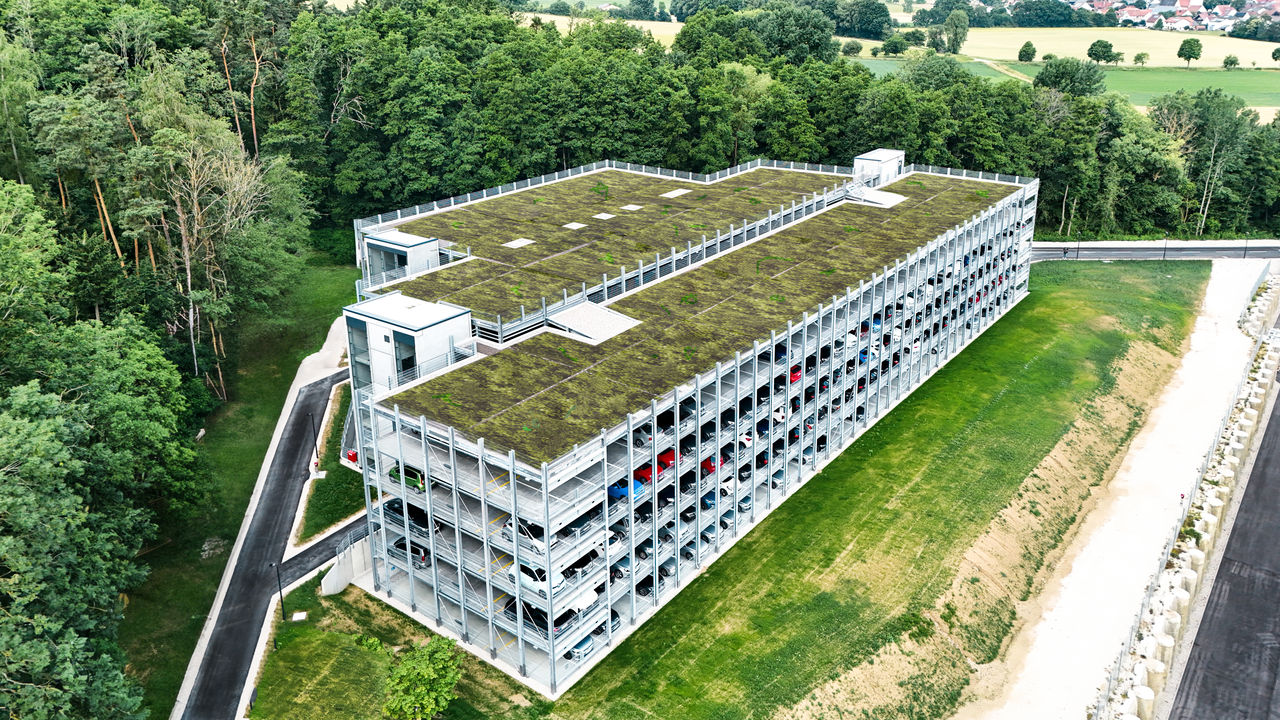 Erasbach, Parkhaus Huber SE