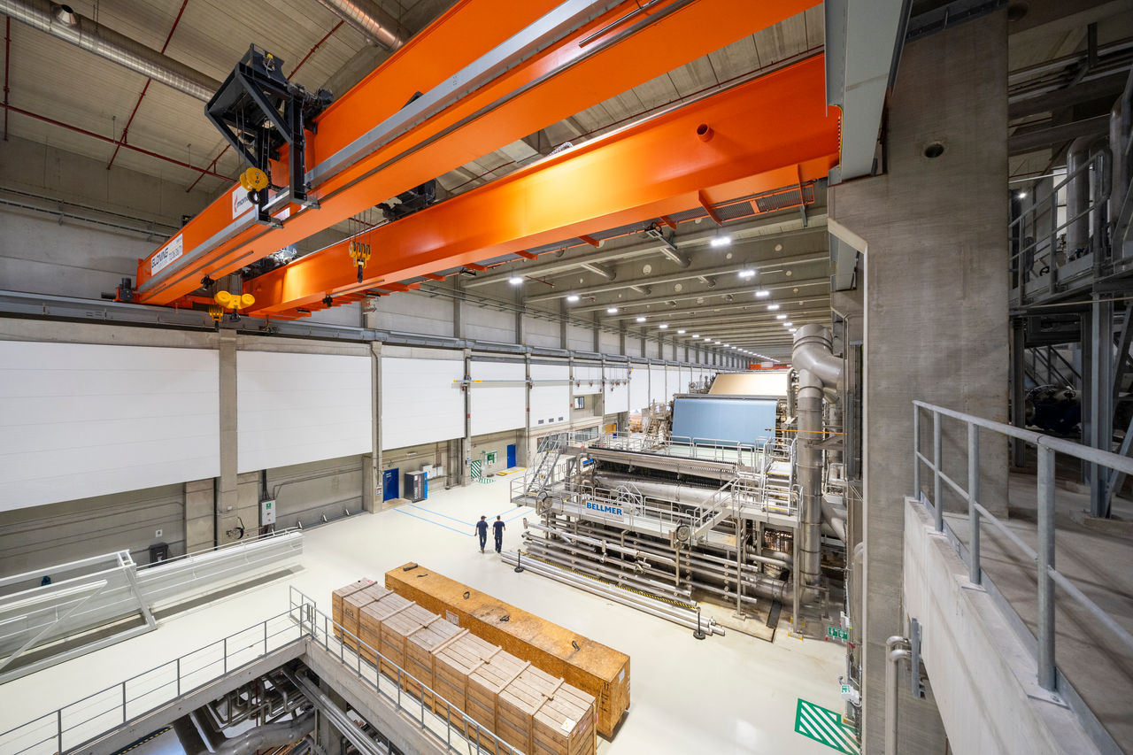 Štěti, Papiermaschine Mondi