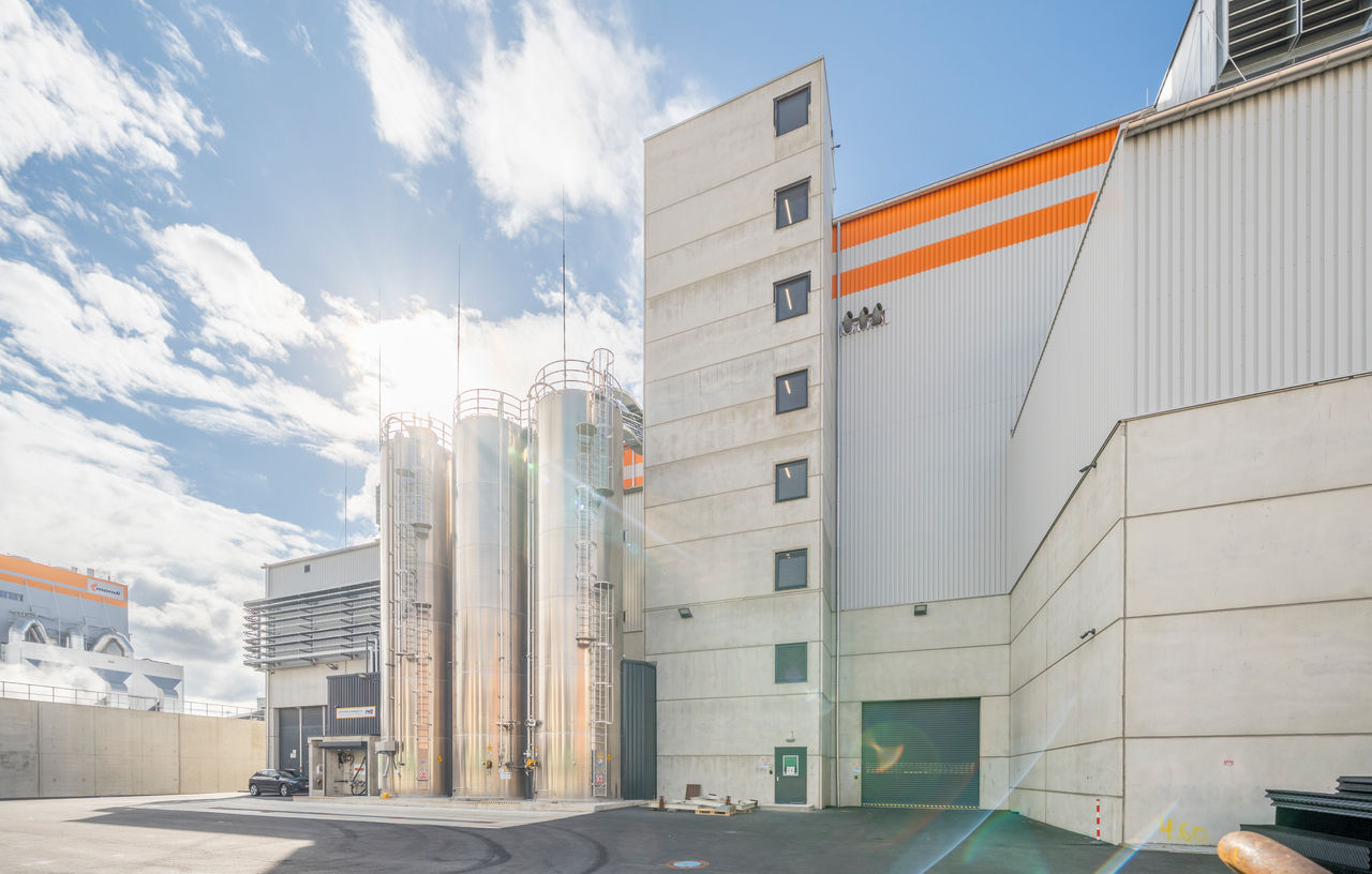 Štěti, Papiermaschine Mondi