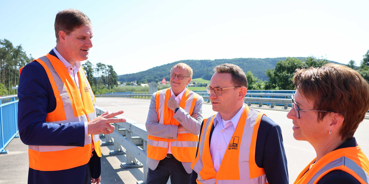Politischer Besuch bei Max Bögl