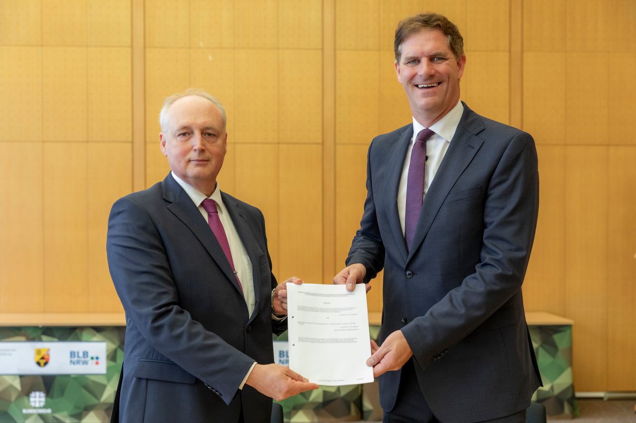 Vertragsunterzeichnung für das Projekt G-CAP Inland Stufe 1