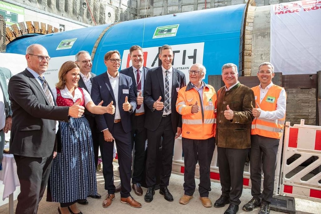 Zum feierlichen Tunnelanstich für die 2. Stammstrecke nahmen zahlreiche Vertreter aus Politik,  Bauwirtschaft und Industrie teil.