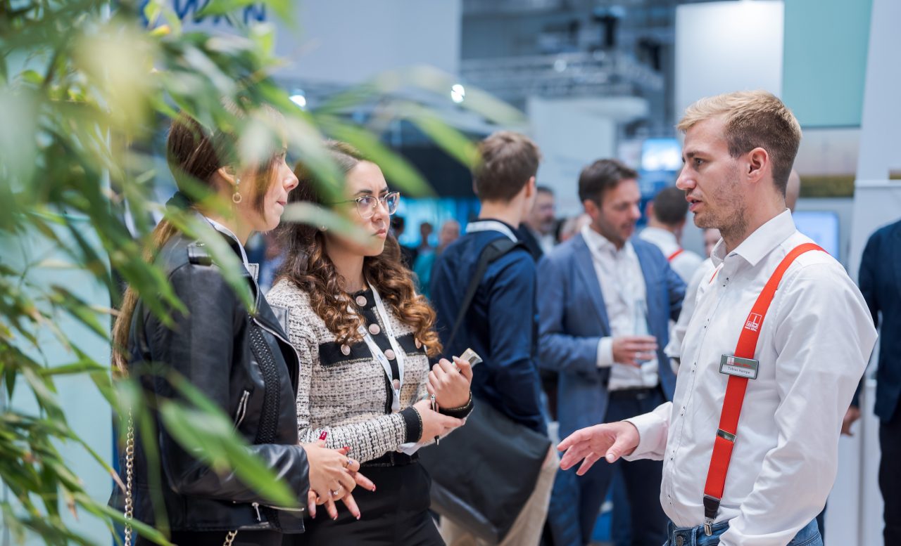 Boom in der Windenergie: Firmengruppe Max Bögl steigert erneut Produktionskapazität für Hybridtürme