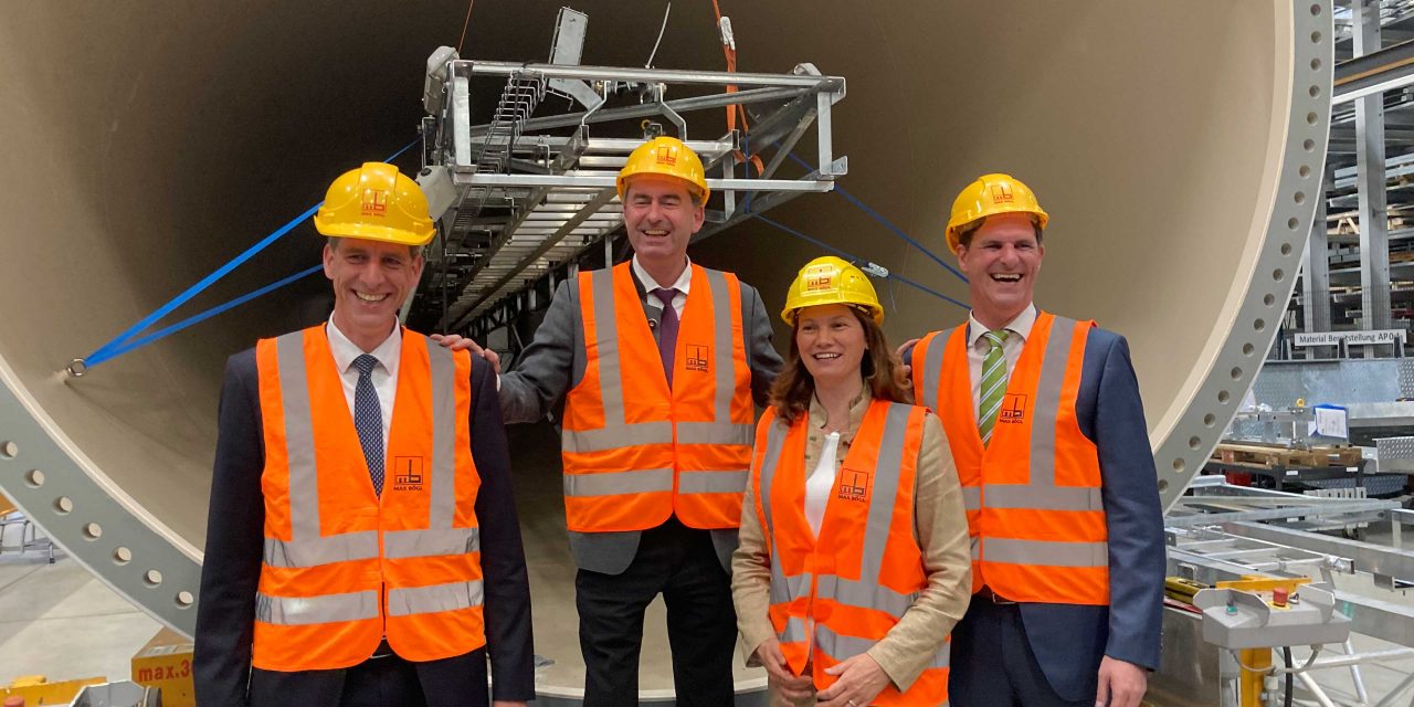 Hubert Aiwanger besucht Firmengruppe Max Bögl
