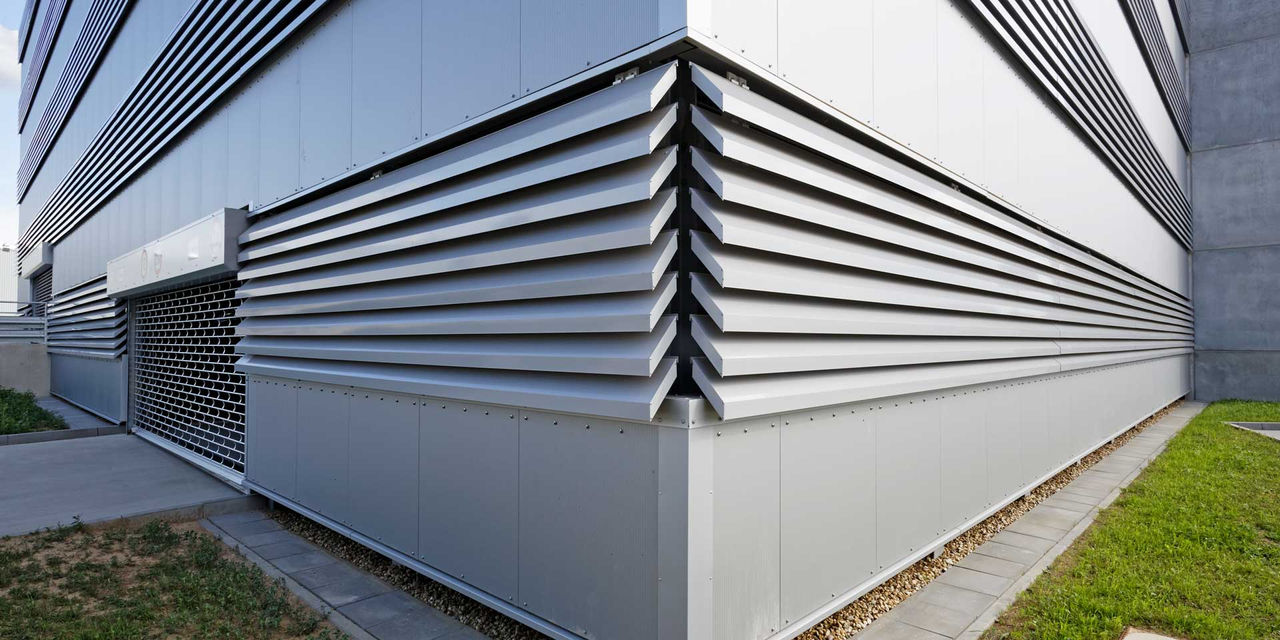 Parkhaus an einem Logistikzentrum