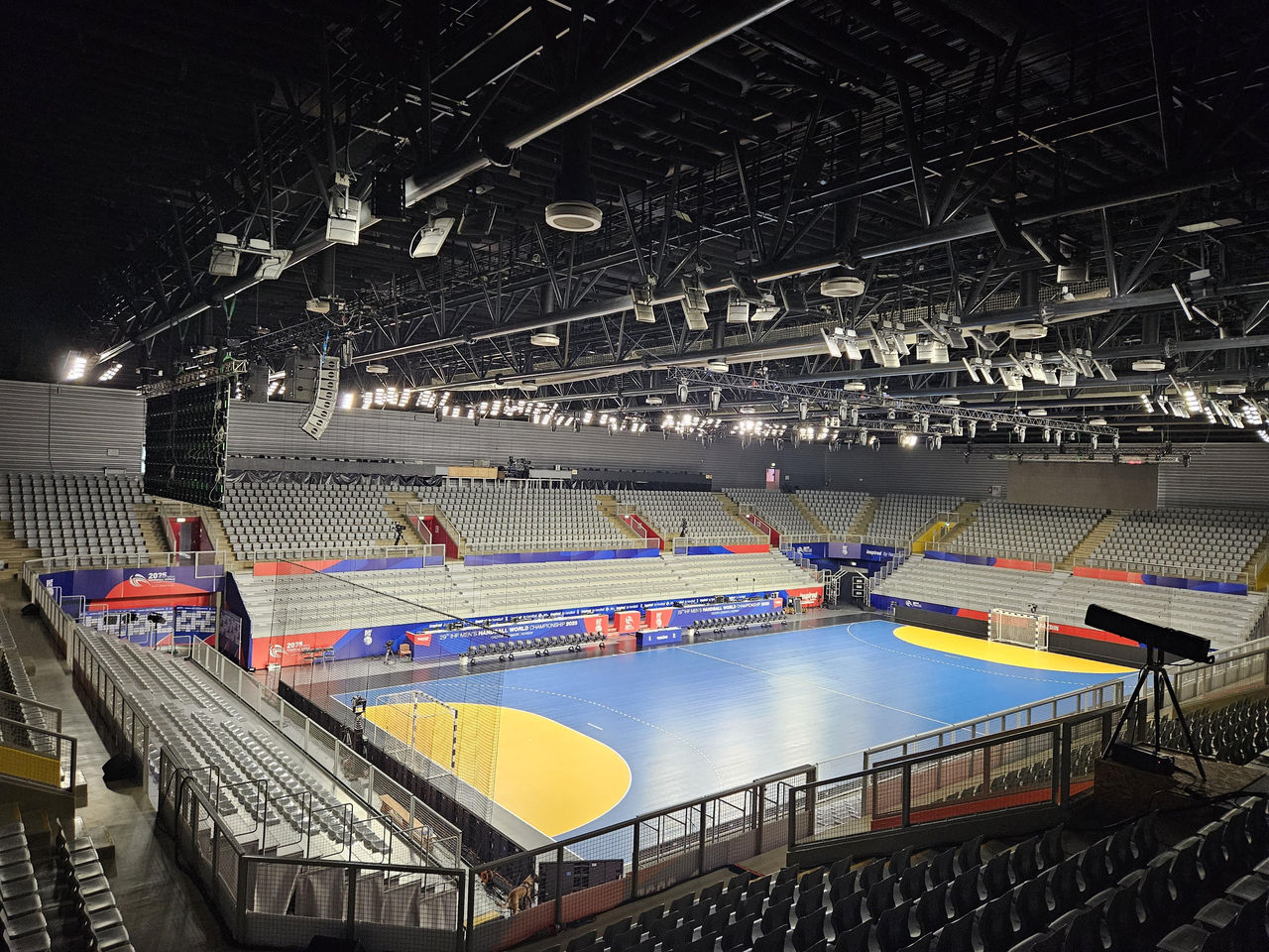 Neben Dänemark und Norwegen ist Kroatien eines der Länder, in denen 2025 die Handball-WM der Männer stattfinden wird – und unsere Arena in Varaždin ist einer der Spielorte! Zagreb und Poreč sind die beiden anderen kroatischen Städte, in denen die Wettkämpfe ausgetragen werden.   