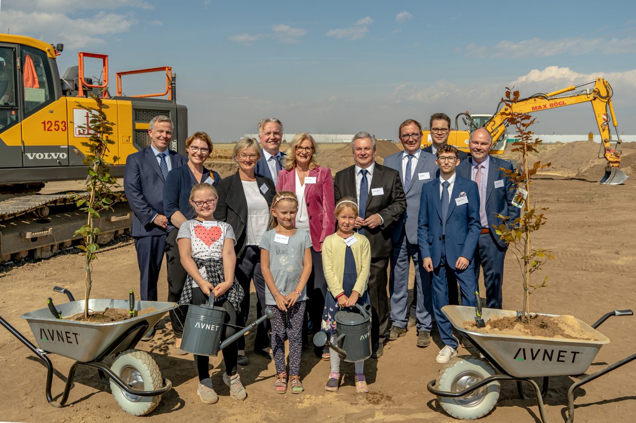 Avnet feiert Baustart für das neue Hochleistungsdistributionszentrum in Bernburg