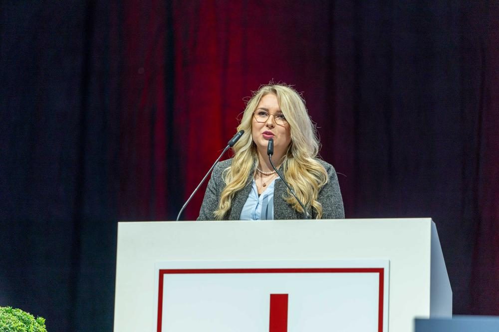 Pia Bruckmeier, Vorsitzende der Jugend- und Auszubildendenvertretung, war ein neues Gesicht auf der Bühne.