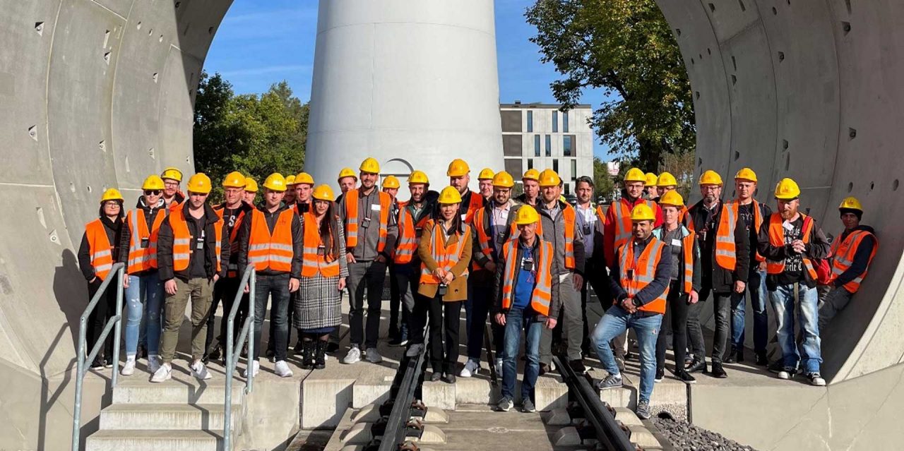 Am Präsenztag des Onboarding-Programms „Bögler werden“ können Teilnehmende aller Standorte die Unternehmenskultur kennenlernen und abteilungsübergreifende Kontakte knüpfen.