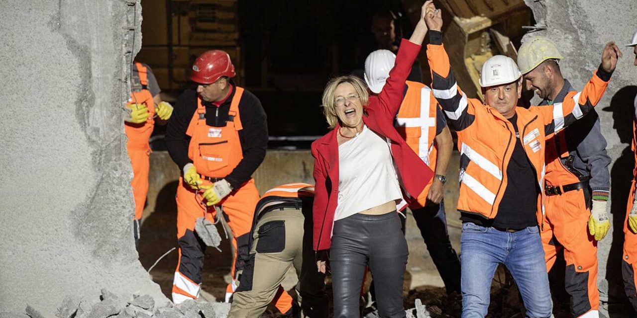  Feierlicher Tunneldurchstich mit Tunnelpatin Dr. Arina Freitag, Chief Financial Officer TenneT Holding BV