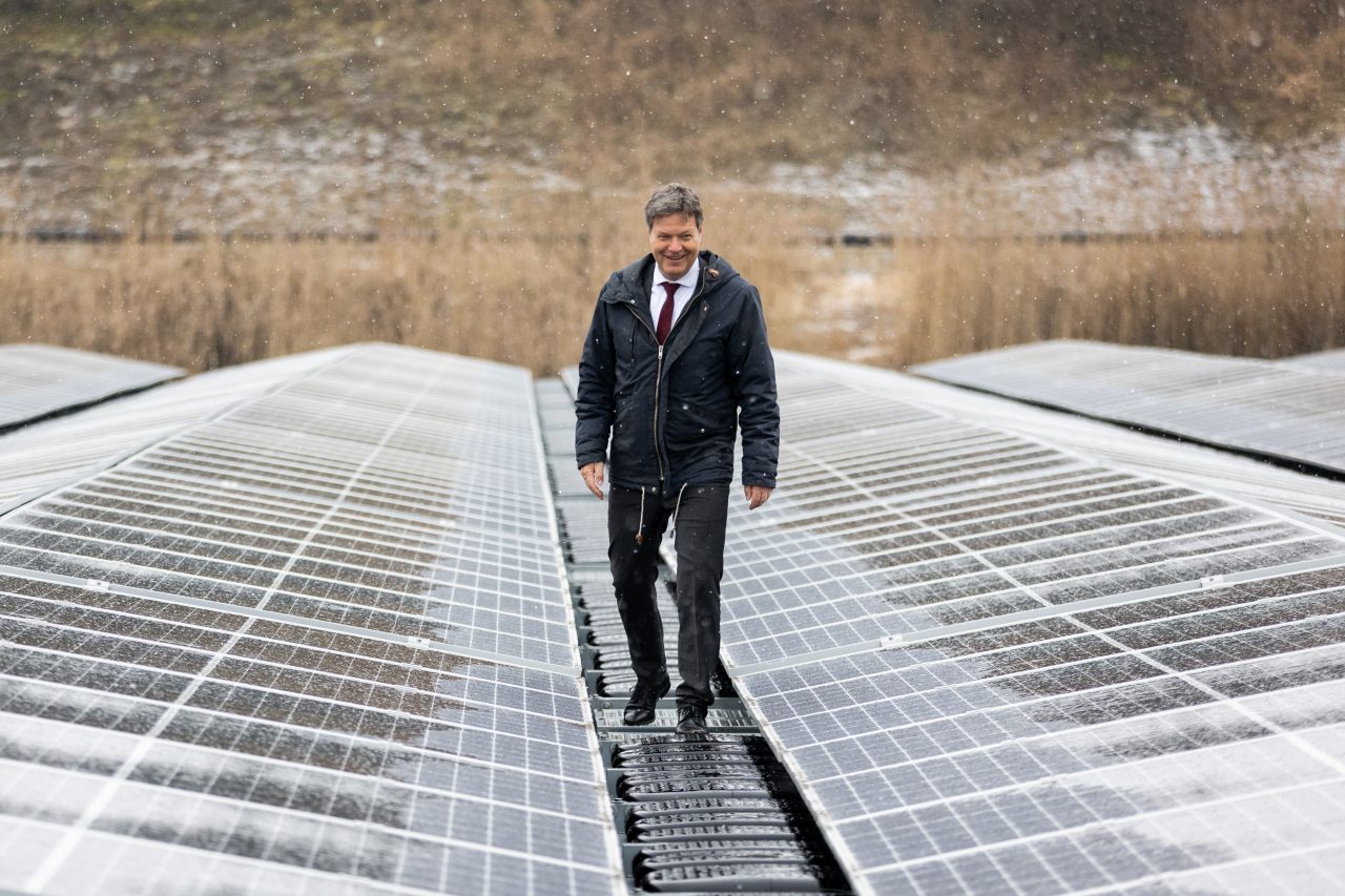 Wirtschaftsminister Habeck bei Max Bögl