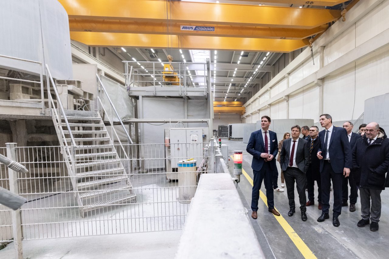 Minister Habeck bei Max Bögl