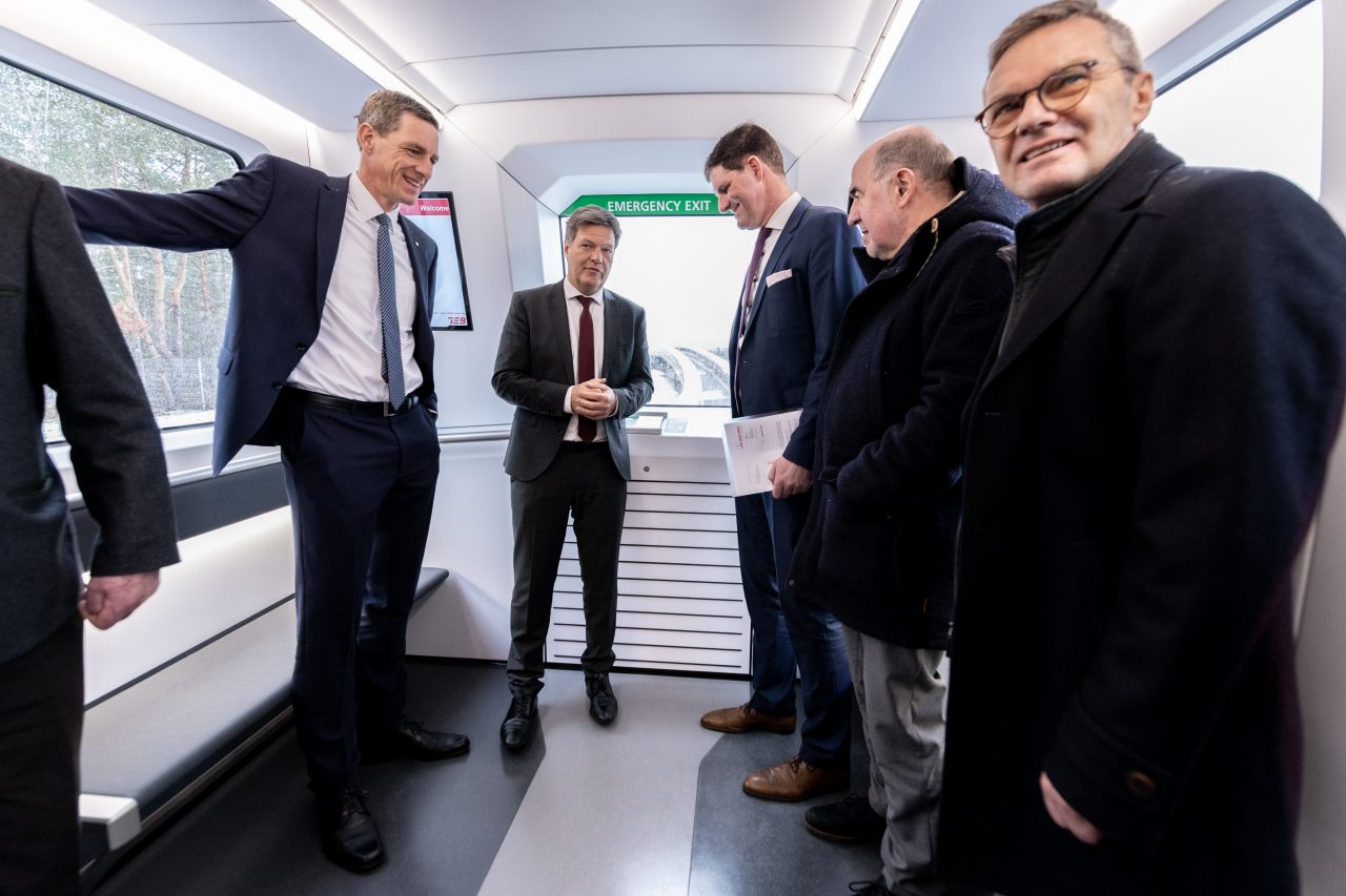 Minister Habeck bei Max Bögl