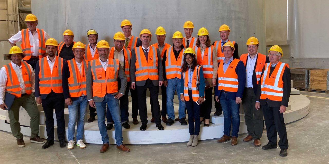 Hubert Aiwanger besucht Firmengruppe Max Bögl