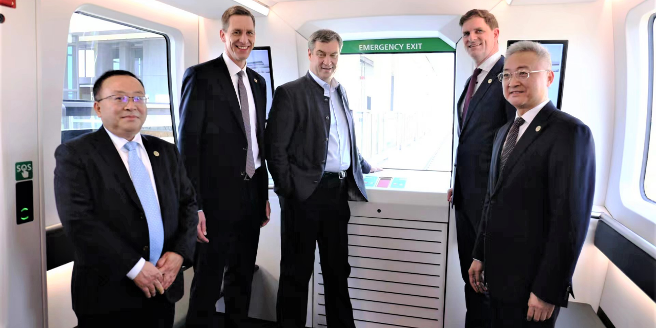 Am 25.03.2024 besuchte Ministerpräsident Dr. Markus Söder im Rahmen seiner China-Reise die Magnetbahn-Demonstrationsstrecke des Transport System Bögl (TSB).