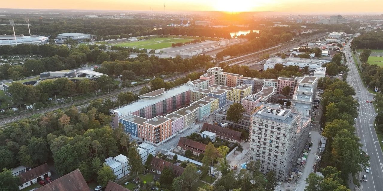 In der neuen Wohnanlage „Regensburger Viertel“ in Nürnberg wurden mehr als 380 Wohnungen fertiggestellt (Quelle: SWN)