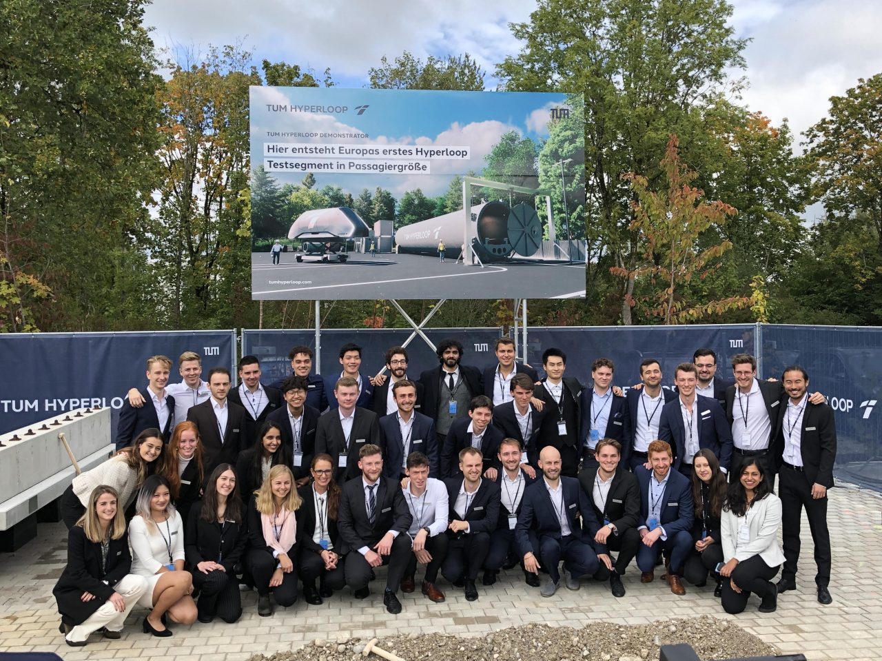 Gruppenfoto / Hyperloop